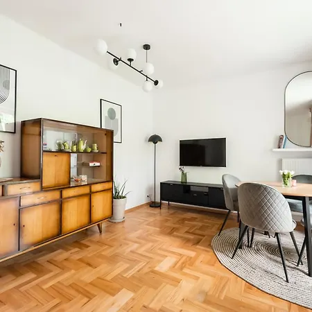 Apartment Metro Raclawicka Homey By Bookinghost