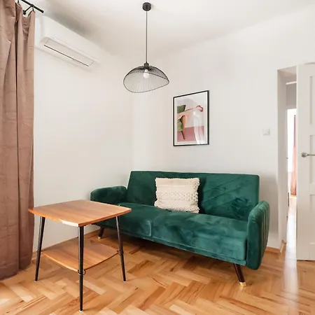 Metro Raclawicka Homey By Bookinghost 华沙